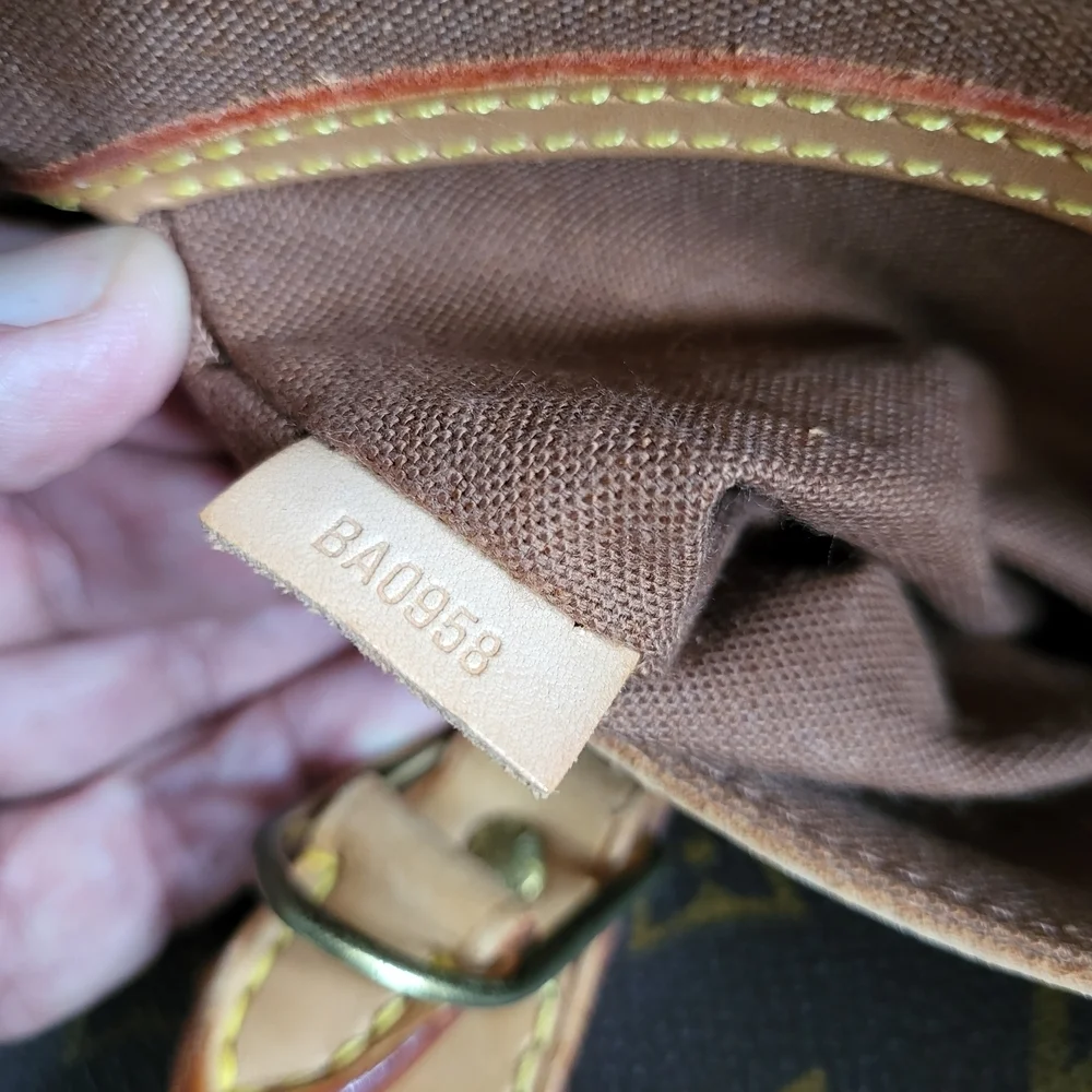 Authentic Louis Vuitton Monogram Alma PM Hand Bag..